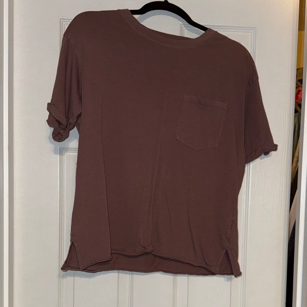 American Eagle Outfitters Mauve Short Sleeve Tee